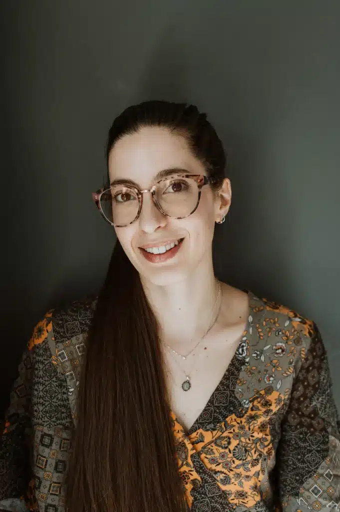 Ioanna Kakkou Ioanna Kakkou is an english-speaking therapist trained in Greece and the Netherlands. She offers Integrative Psychotherapy focused on personal strengths and mental well-being.